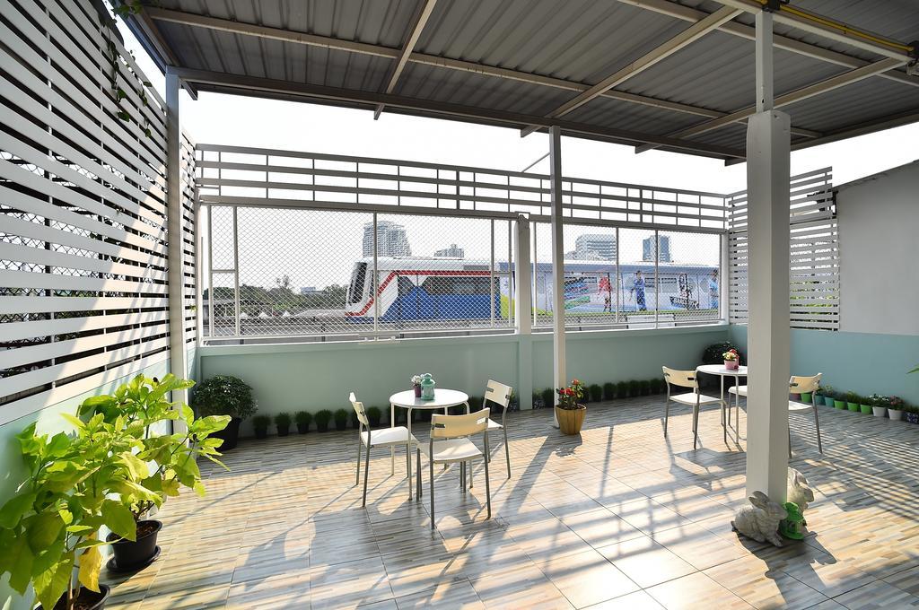 Take A Rest Hotel Bangkok Luaran gambar