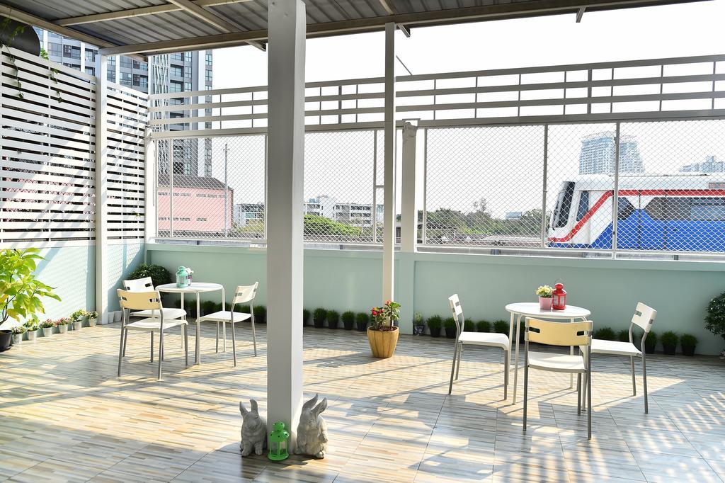 Take A Rest Hotel Bangkok Luaran gambar
