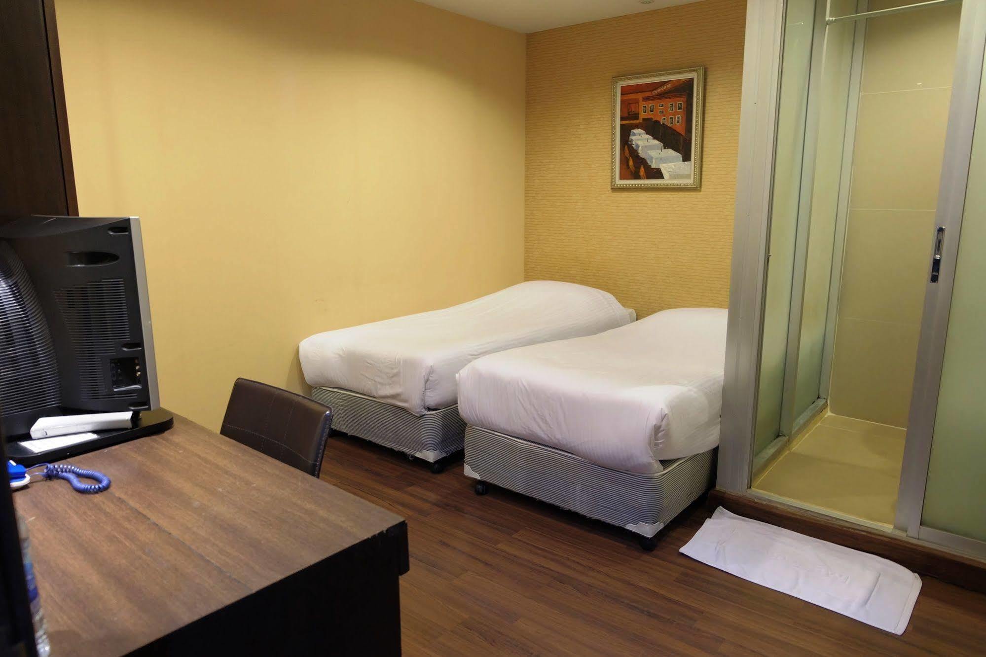 Take A Rest Hotel Bangkok Luaran gambar