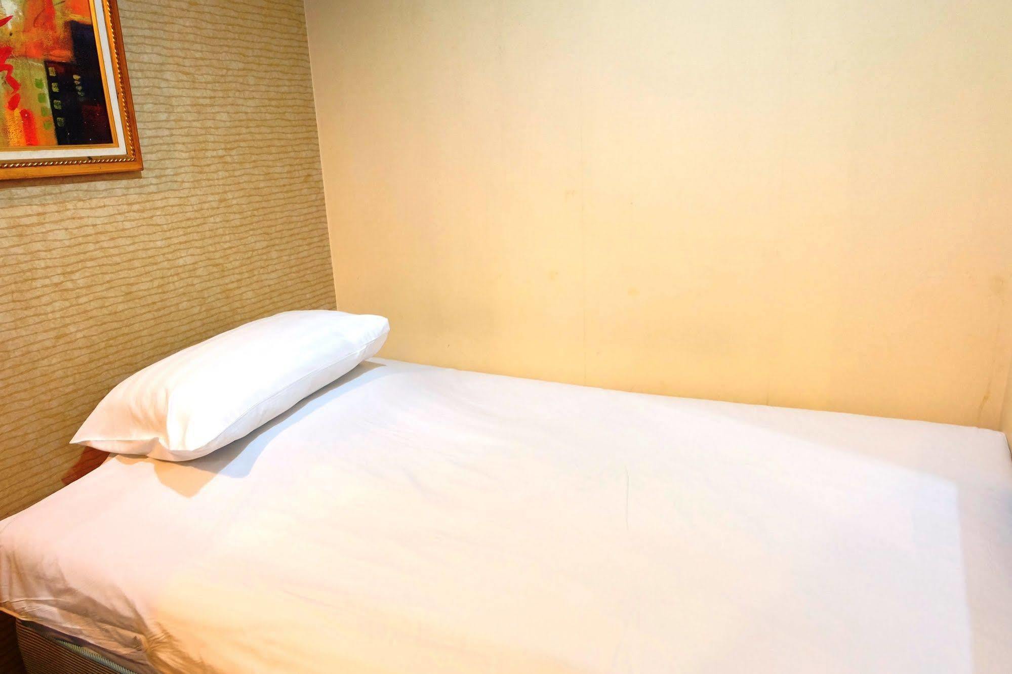 Take A Rest Hotel Bangkok Luaran gambar